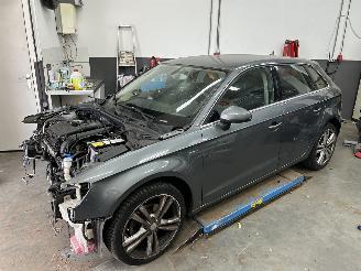 Voiture accidenté Audi A3 Sportback 1.4 TSFI G-TRON attraction Pro Line Plus 2014/5