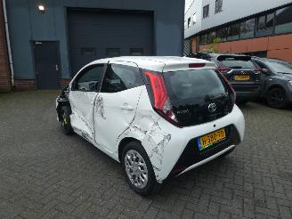 Toyota Aygo 1.0 VVT-i x-play Airco picture 3