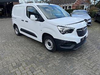 dommages fourgonnettes/vécules utilitaires Opel Combo 1.6 D L1H1 EDITION. 2019/7