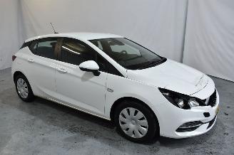 Salvage car Opel Astra 1.2 Bns Edition 2020/9