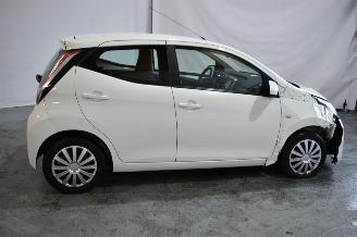 Toyota Aygo 1.0 VVT-i x-play picture 8