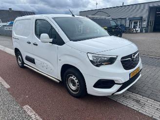 Voiture accidenté Opel Combo 1.5D 75KW AIRCO KLIMA NAVI SCHUIFDEUR EURO6 2021/6