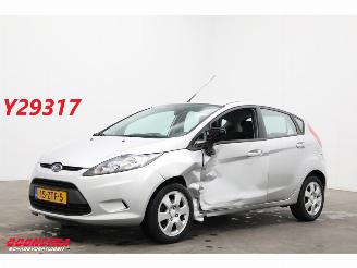 Auto incidentate Ford Fiesta 1.25 5-DRS Trend Airco AHK 121.844 km! 2013/1