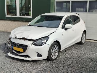 uszkodzony samochody osobowe Mazda 2 1.5 Skyactive-G TS Aut. Navi Cruise 2016/8