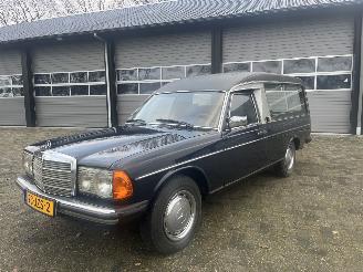 rozbiórka samochody osobowe Mercedes 200-300D 240 Diesel Rouwauto / Lijkwagen / Begrafenisauto in zeer goede staat 1980/9