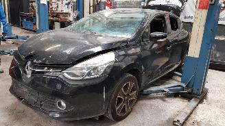 uszkodzony samochody ciężarowe Renault Clio Clio 1.5 DCI Eco Expression 2013/10