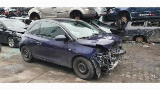 Coche siniestrado Opel Adam Adam, Hatchback 3-drs, 2012 / 2019 1.4 16V 2014/2
