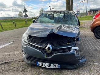 demontáž osobní automobily Renault Clio  2020/4