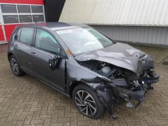 Damaged car Volkswagen Golf Golf VII (AUA), Hatchback, 2012 / 2021 1.0 TSI 12V BlueMotion 2019/11