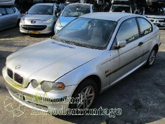 Coche siniestrado BMW 3-serie 3 serie Compact (E46/5) Hatchback 316ti 16V (N42-B18A) [85kW]  (06-200=
1/02-2005) 2002/0