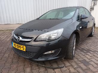 Coche siniestrado Opel Astra Astra J (PD5/PE5) Sedan 1.7 CDTi 16V 110 (A17DTE(Euro 5)) [81kW]  (06-=
2012/10-2015) 2013/2