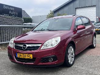 rozbiórka samochody osobowe Opel Signum 1.9 CDTI Executive 2008/2