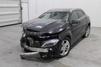 Voiture accidenté Mercedes GLA 220 2016/6