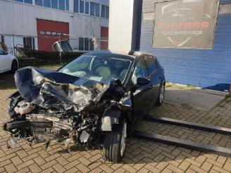 uszkodzony samochody osobowe Seat Leon Leon (5FB), Hatchback 5-drs, 2012 1.4 TSI ACT 16V 2017/6